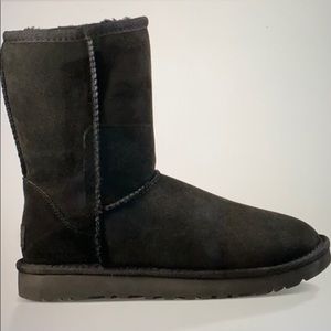 Brand New - UGG Classic Short Boot